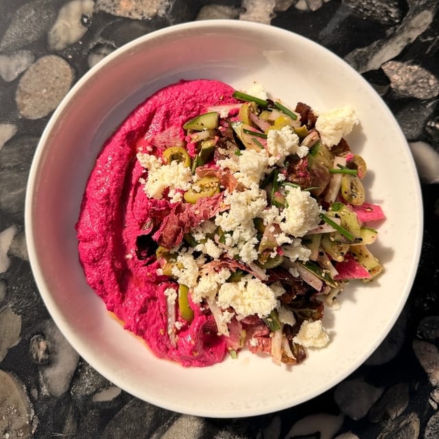HUMMUS PLATE.